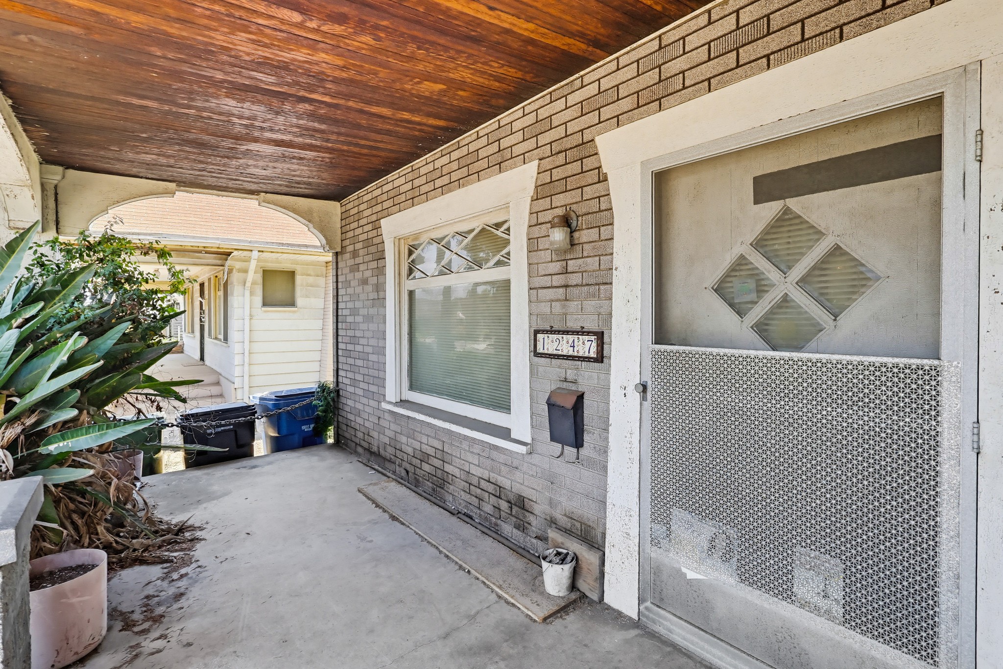 Virtual tour photo 7 of 54 for 1247 W 49th St