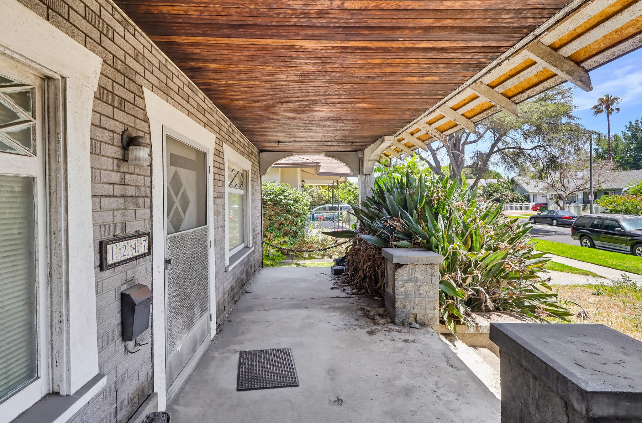 Virtual tour photo 8 of 54 for 1247 W 49th St