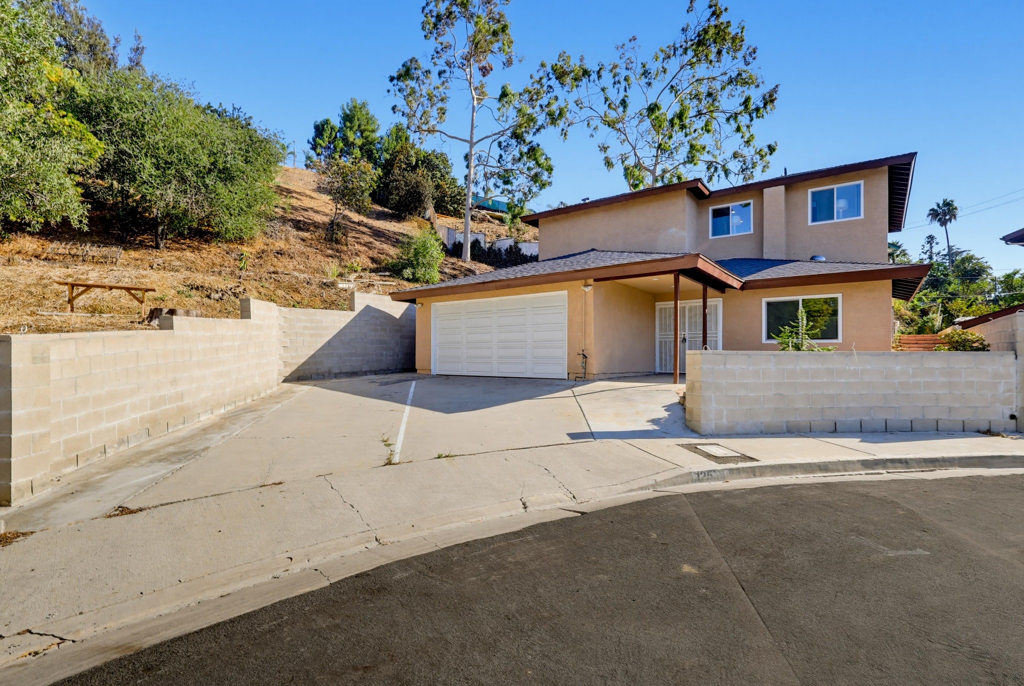 Virtual tour photo 1 of 99 for 125 Campanita Ct