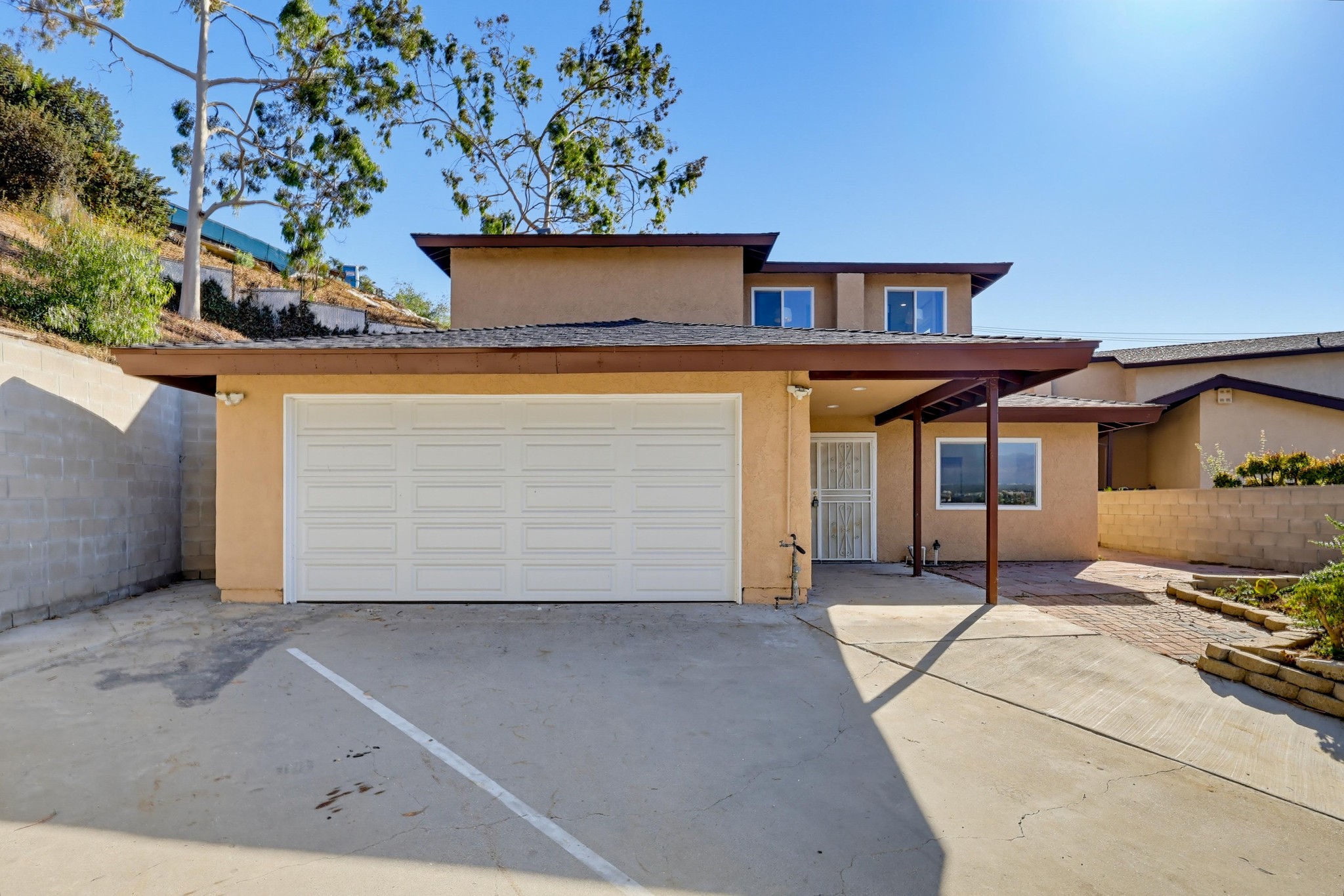 Virtual tour photo 3 of 99 for 125 Campanita Ct