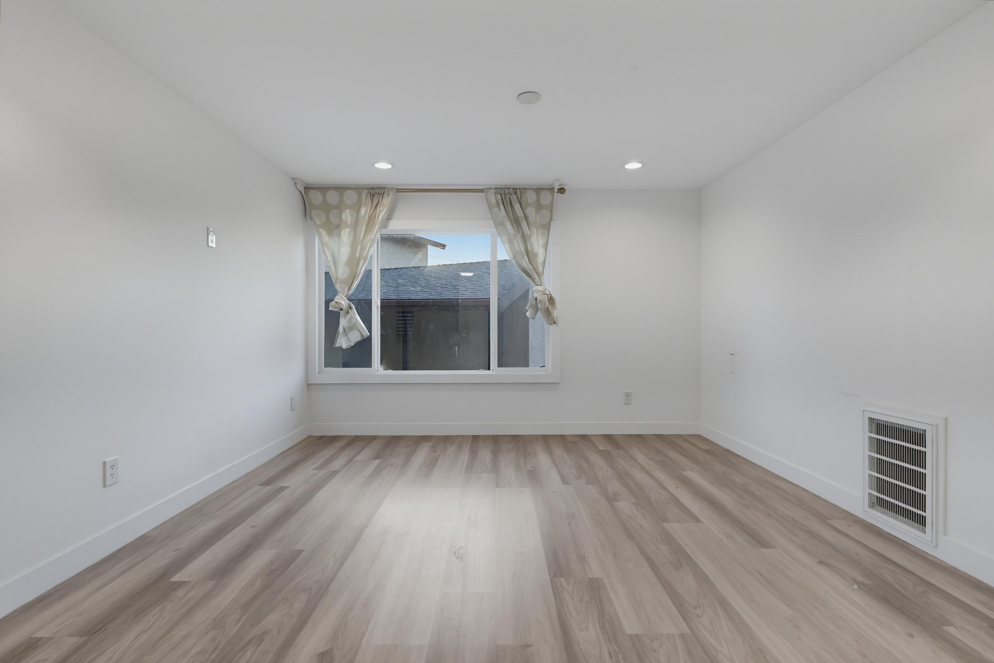 Virtual tour photo 24 of 98 for 125 Campanita Ct