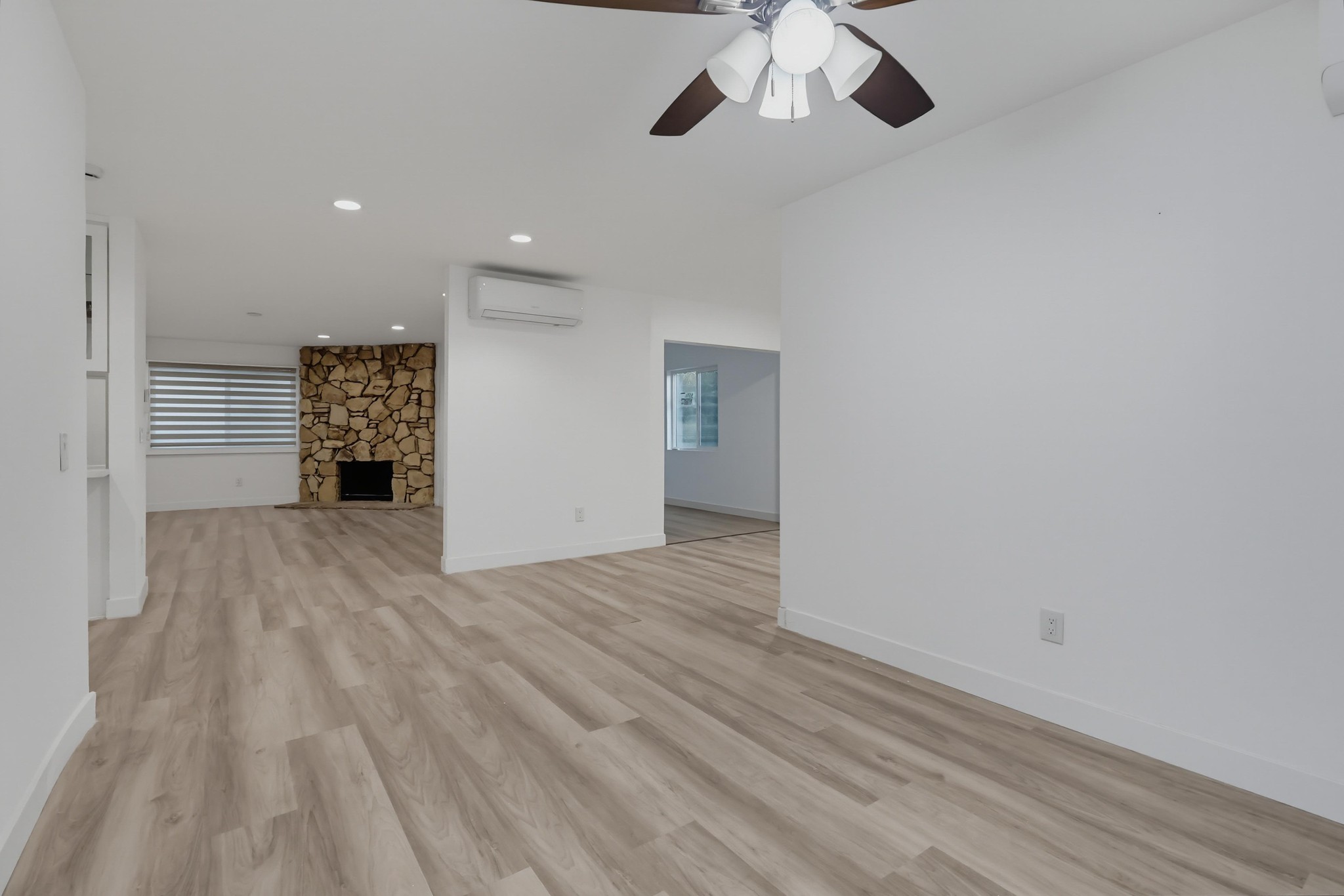 Virtual tour photo 33 of 98 for 125 Campanita Ct