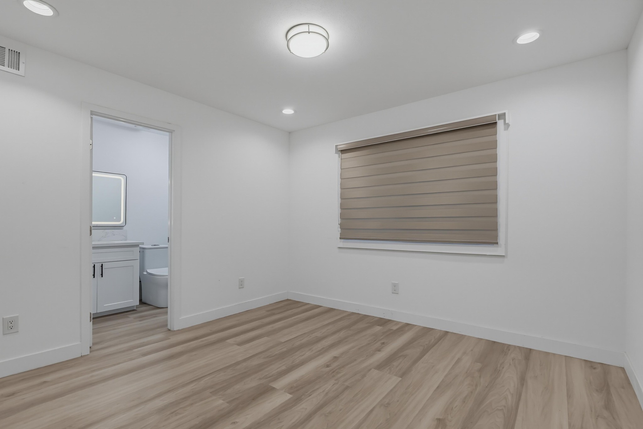 Virtual tour photo 57 of 98 for 125 Campanita Ct