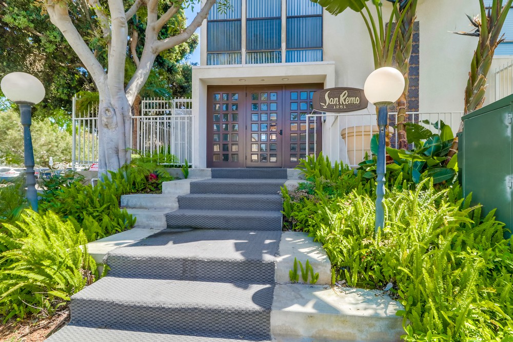 Virtual tour photo 1 of 33 for 1251 Parker Pl