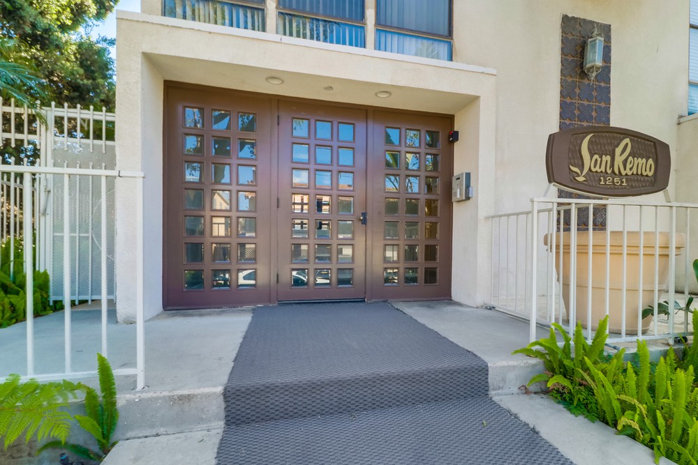 Virtual tour photo 3 of 33 for 1251 Parker Pl