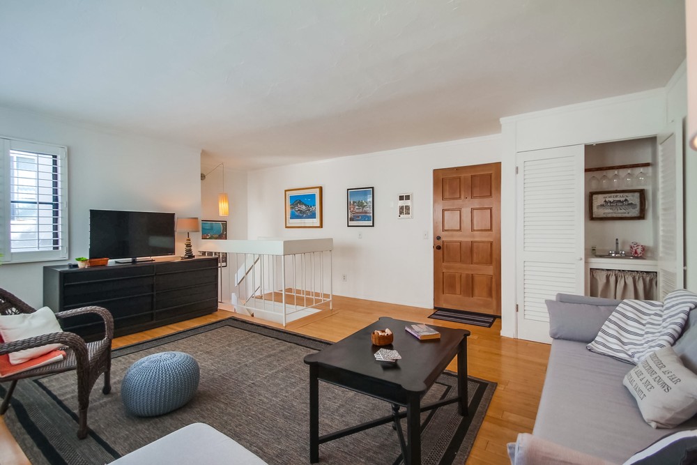 Virtual tour photo 10 of 44 for 1251 Parker Pl