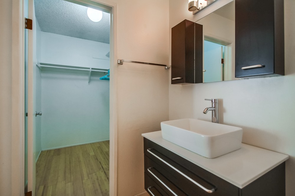 Virtual tour photo 34 of 44 for 1251 Parker Pl