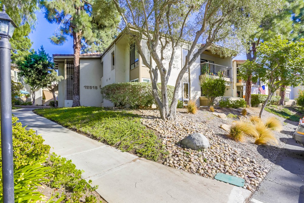 Virtual tour photo 1 of 37 for 12515 Oaks N Dr UNIT 233