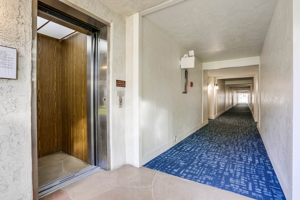 Virtual tour photo 5 of 37 for 12515 Oaks N Dr UNIT 233
