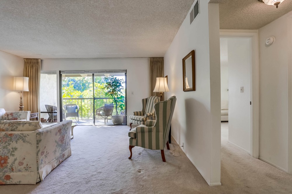 Virtual tour photo 9 of 37 for 12515 Oaks N Dr UNIT 233