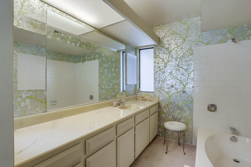 Virtual tour photo 28 of 37 for 12515 Oaks N Dr UNIT 233
