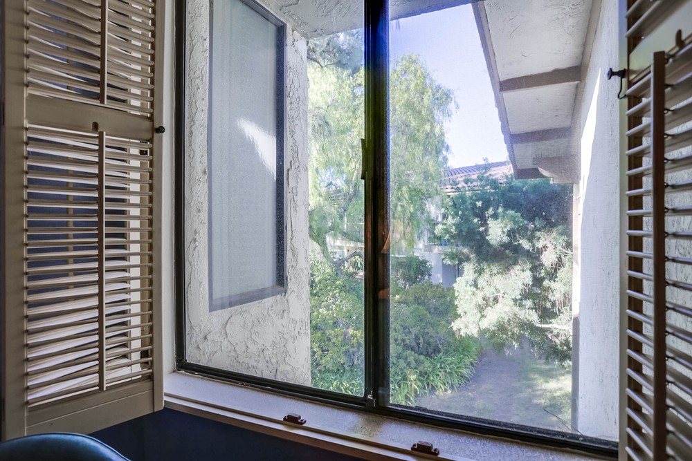 Virtual tour photo 33 of 37 for 12515 Oaks N Dr UNIT 233