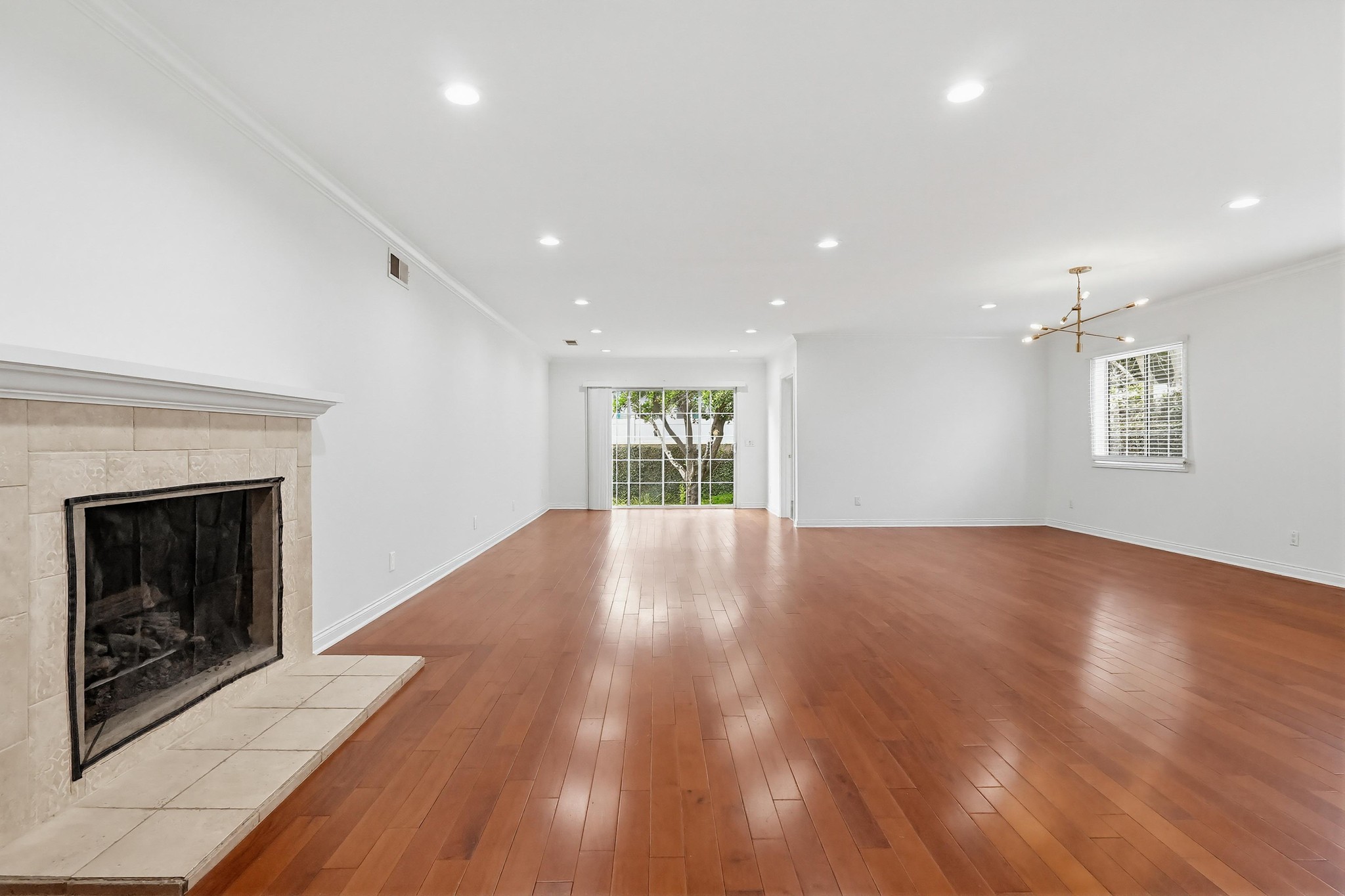 Virtual tour photo 4 of 54 for 12528 Albers St