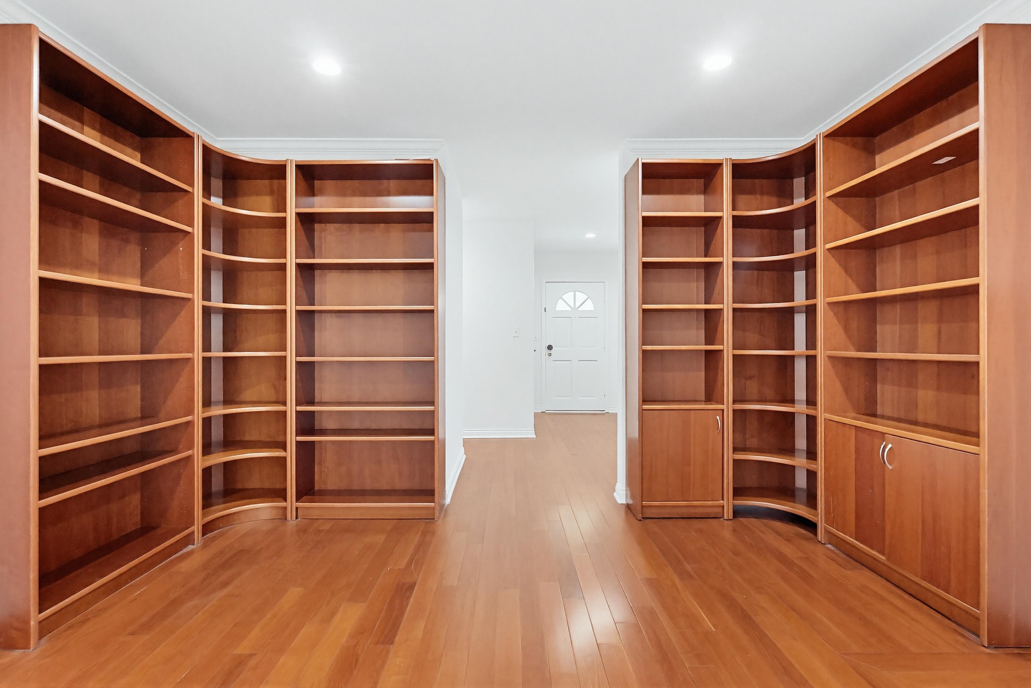 Virtual tour photo 5 of 54 for 12528 Albers St