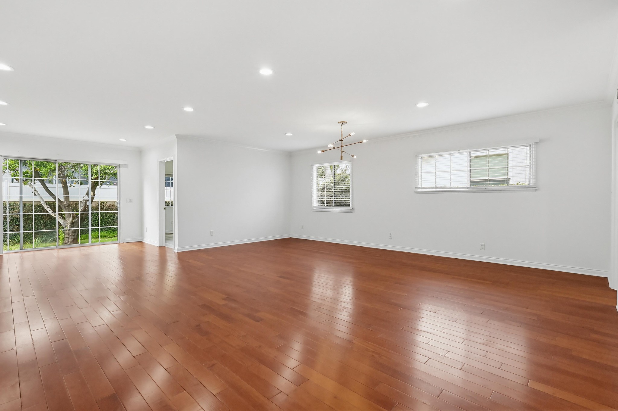 Virtual tour photo 6 of 54 for 12528 Albers St