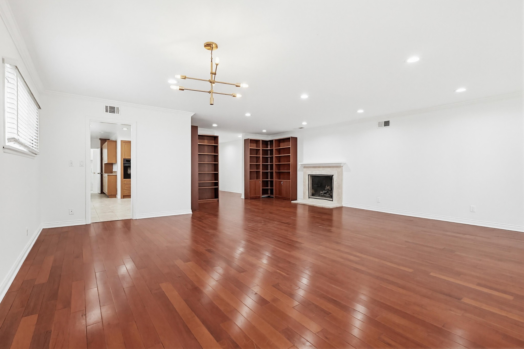 Virtual tour photo 10 of 54 for 12528 Albers St
