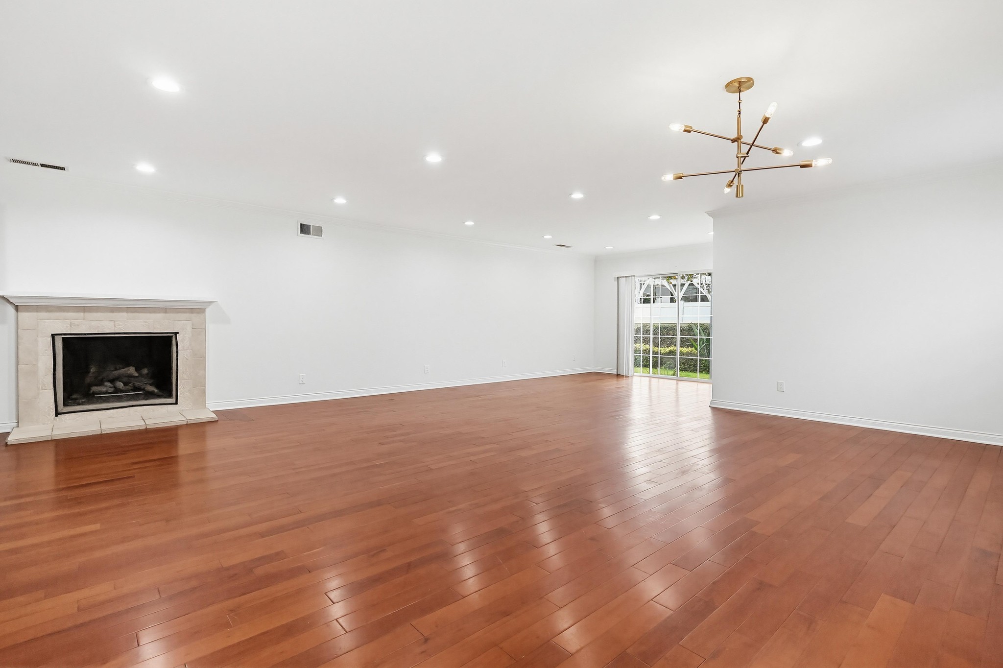 Virtual tour photo 11 of 54 for 12528 Albers St