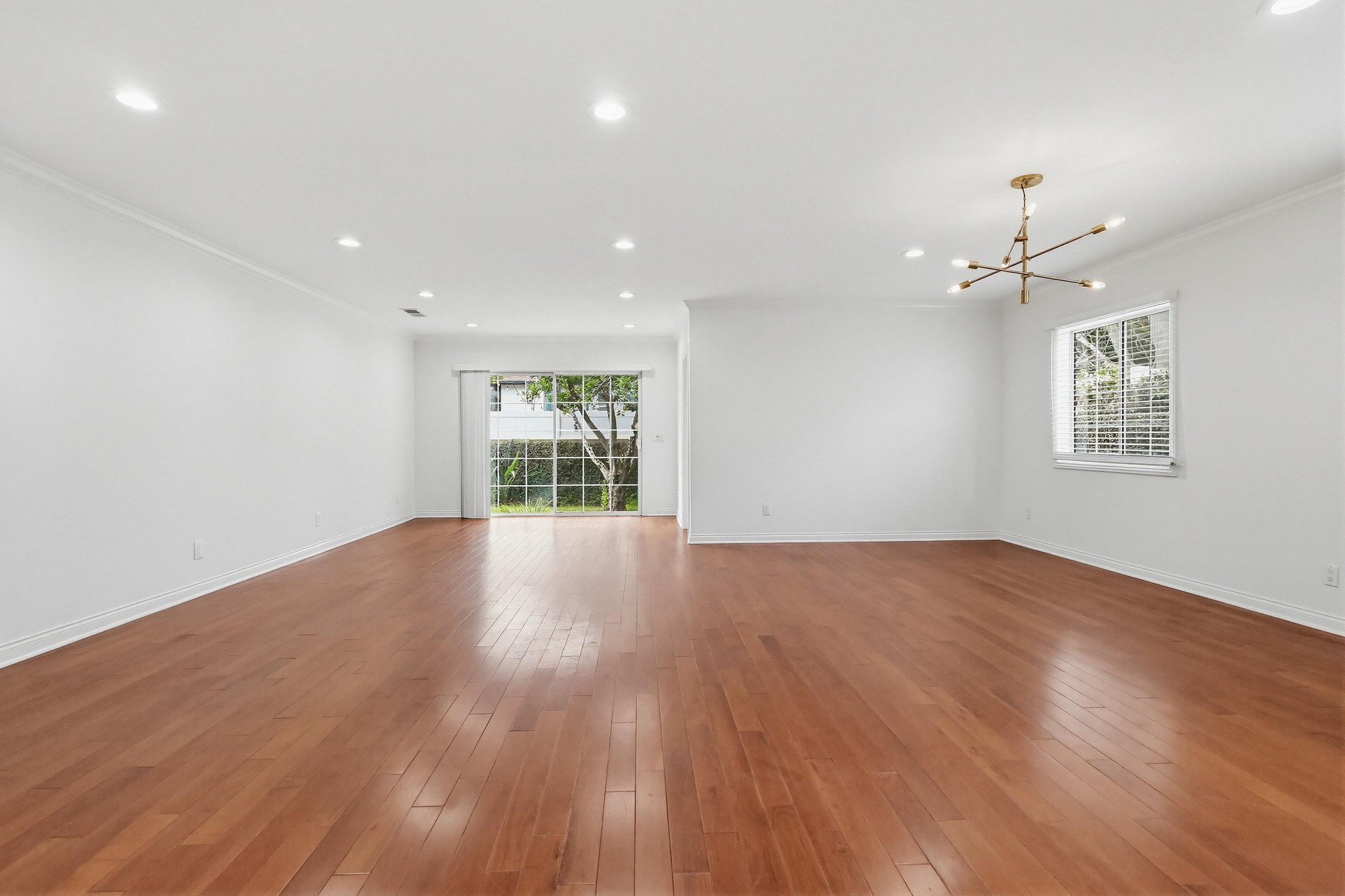 Virtual tour photo 12 of 54 for 12528 Albers St