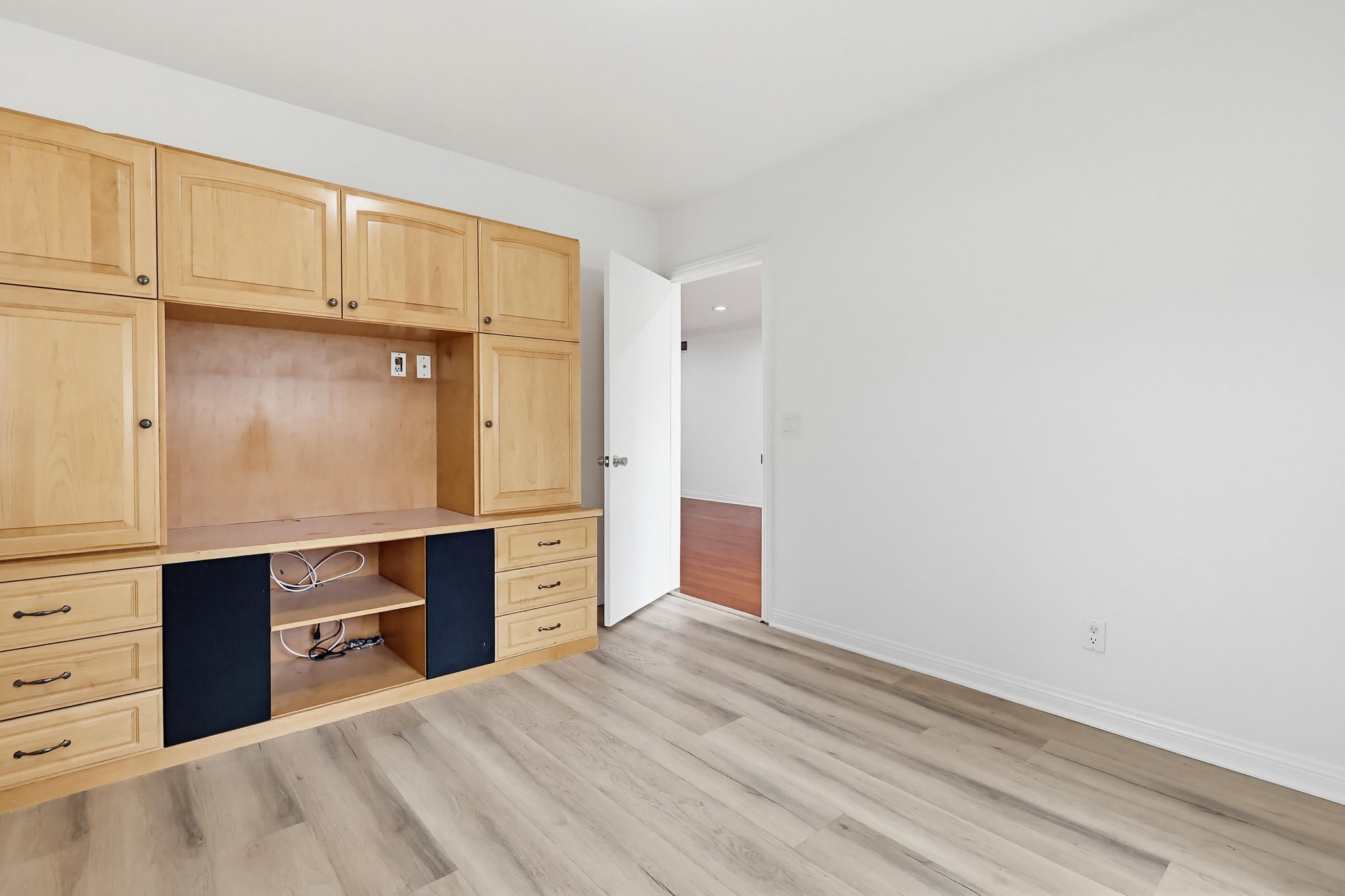 Virtual tour photo 17 of 54 for 12528 Albers St
