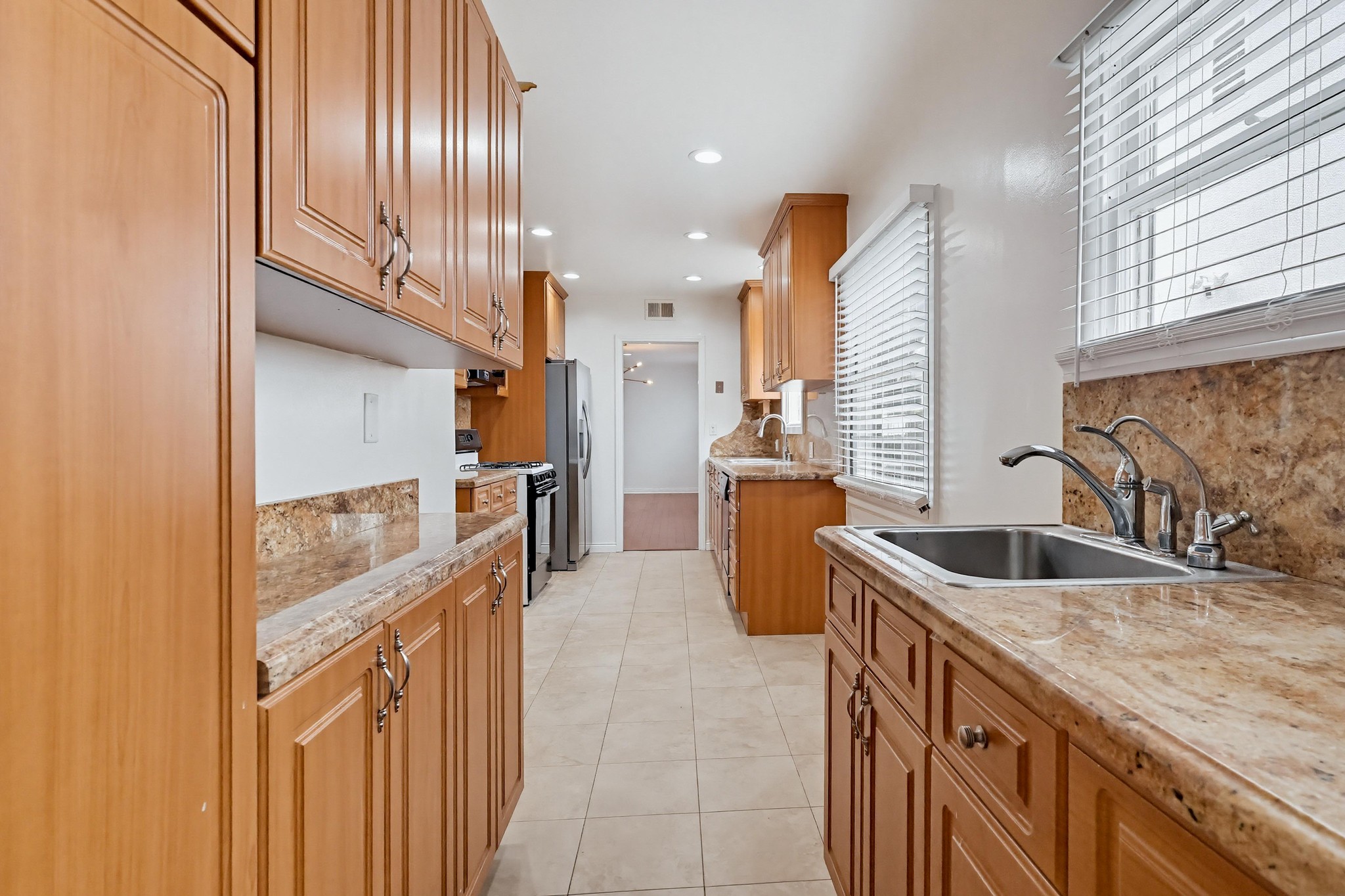 Virtual tour photo 27 of 54 for 12528 Albers St