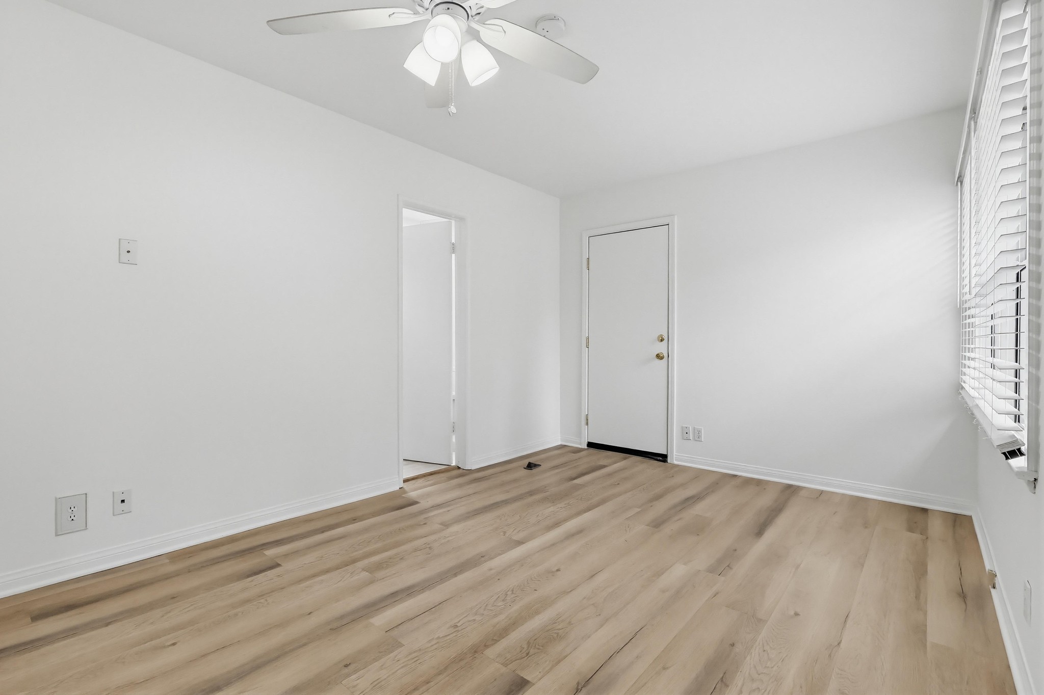 Virtual tour photo 30 of 54 for 12528 Albers St