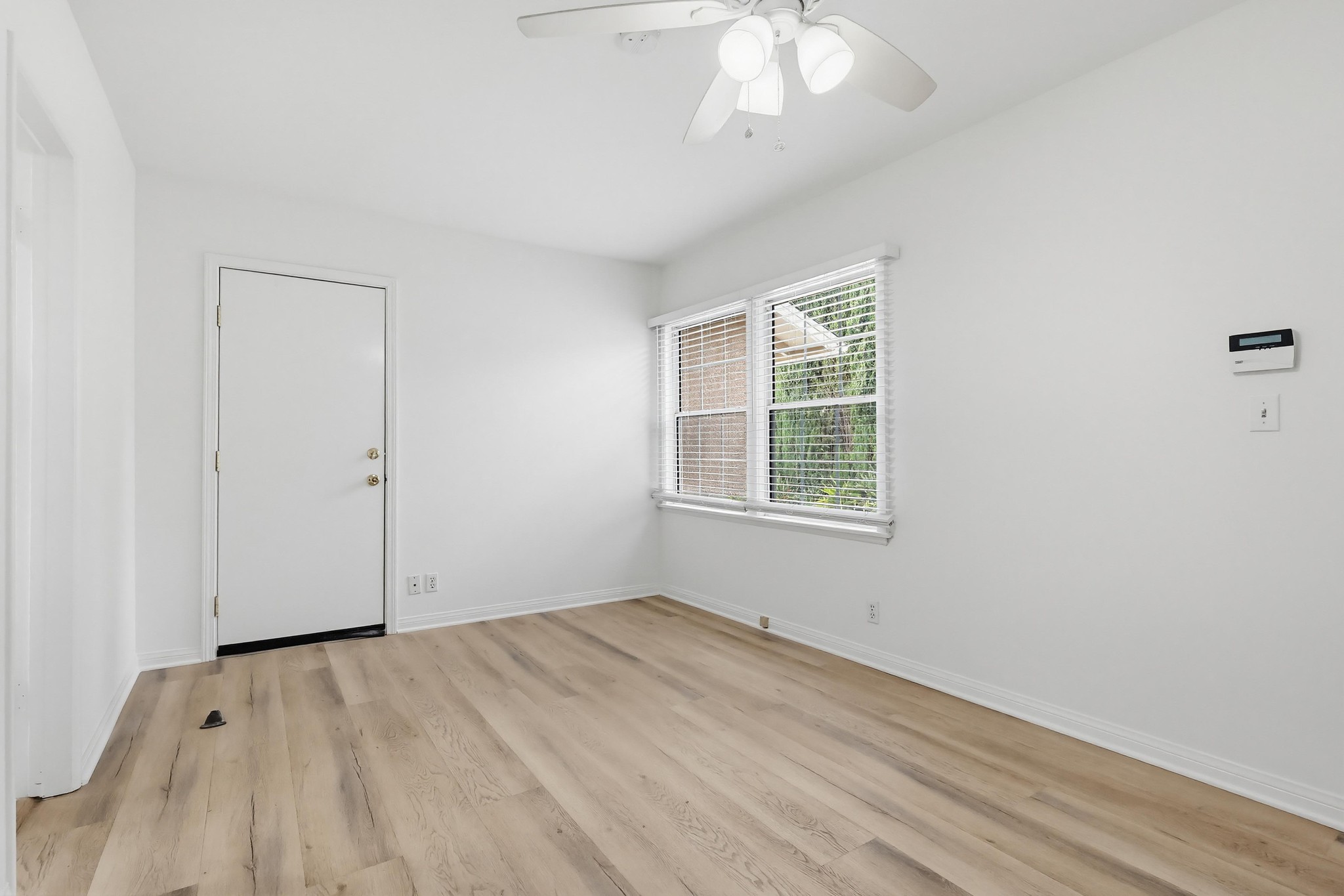 Virtual tour photo 31 of 54 for 12528 Albers St