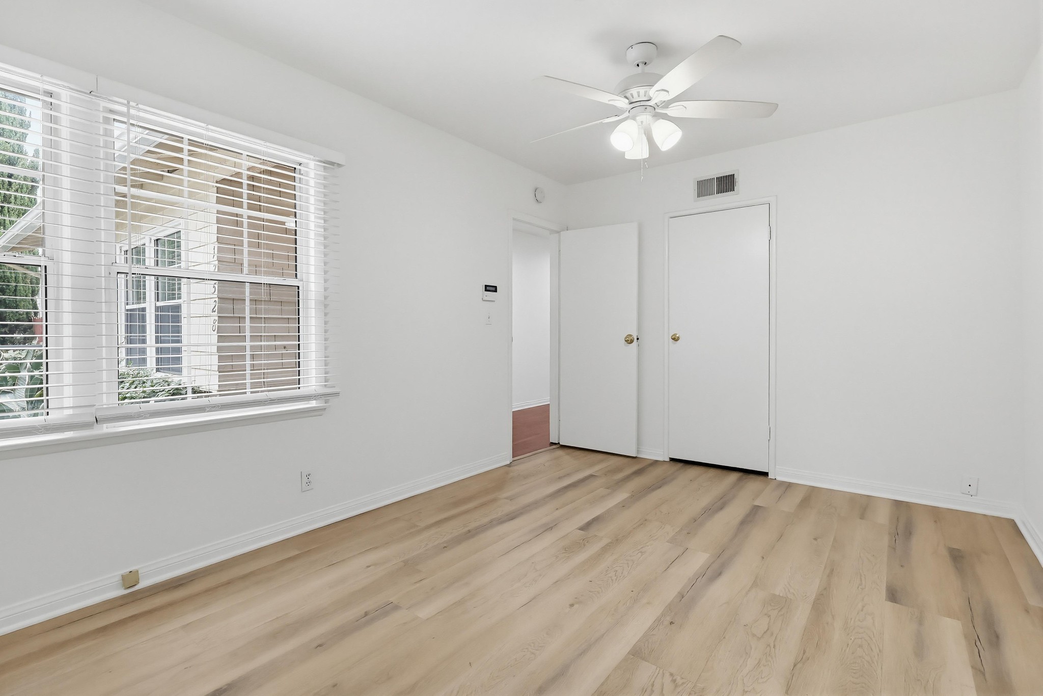 Virtual tour photo 34 of 54 for 12528 Albers St