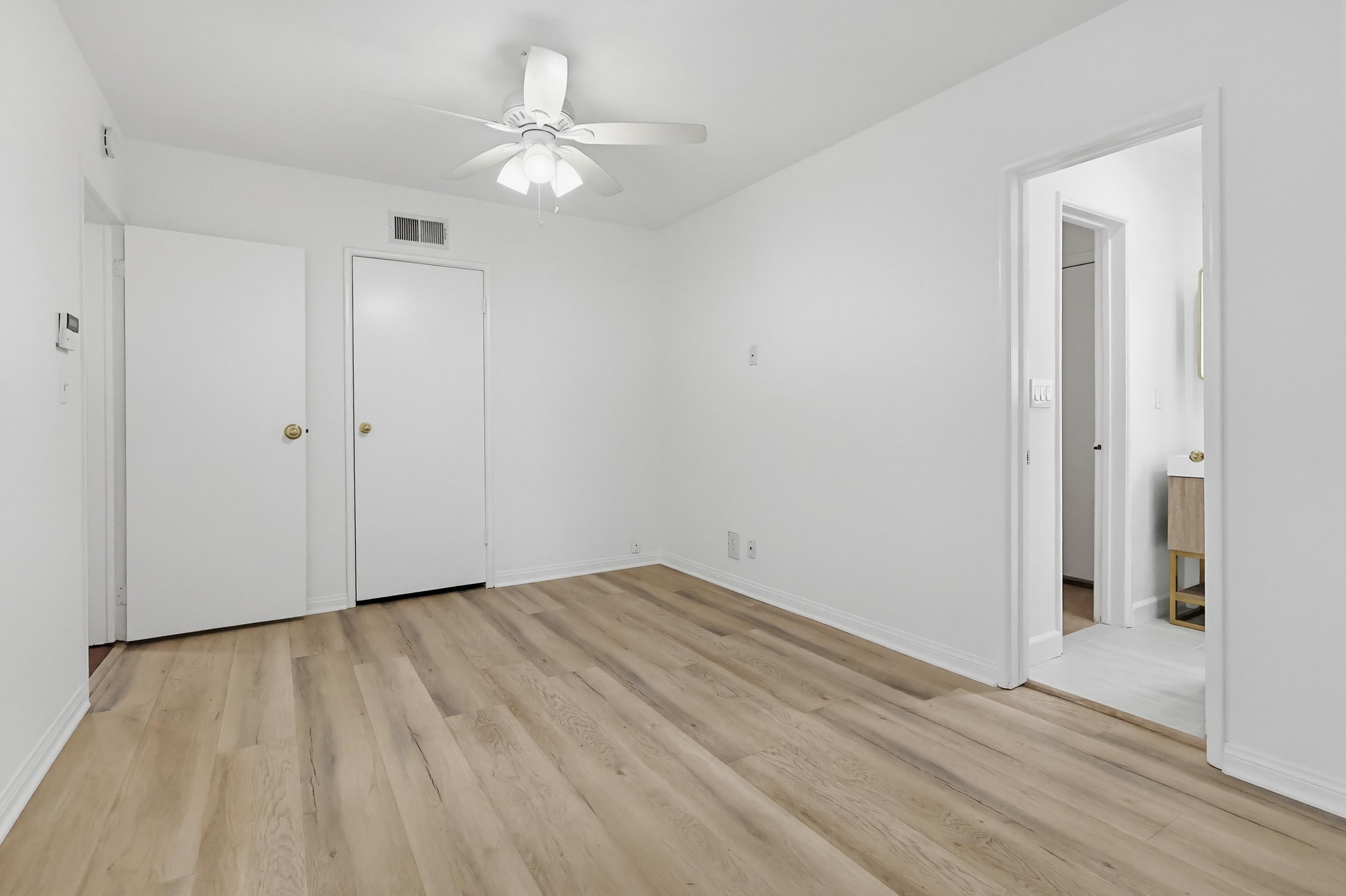 Virtual tour photo 35 of 54 for 12528 Albers St