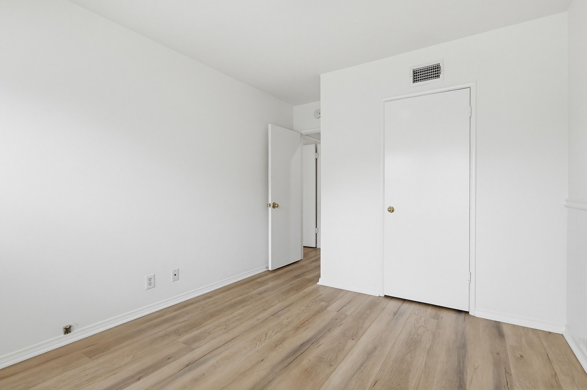 Virtual tour photo 41 of 54 for 12528 Albers St