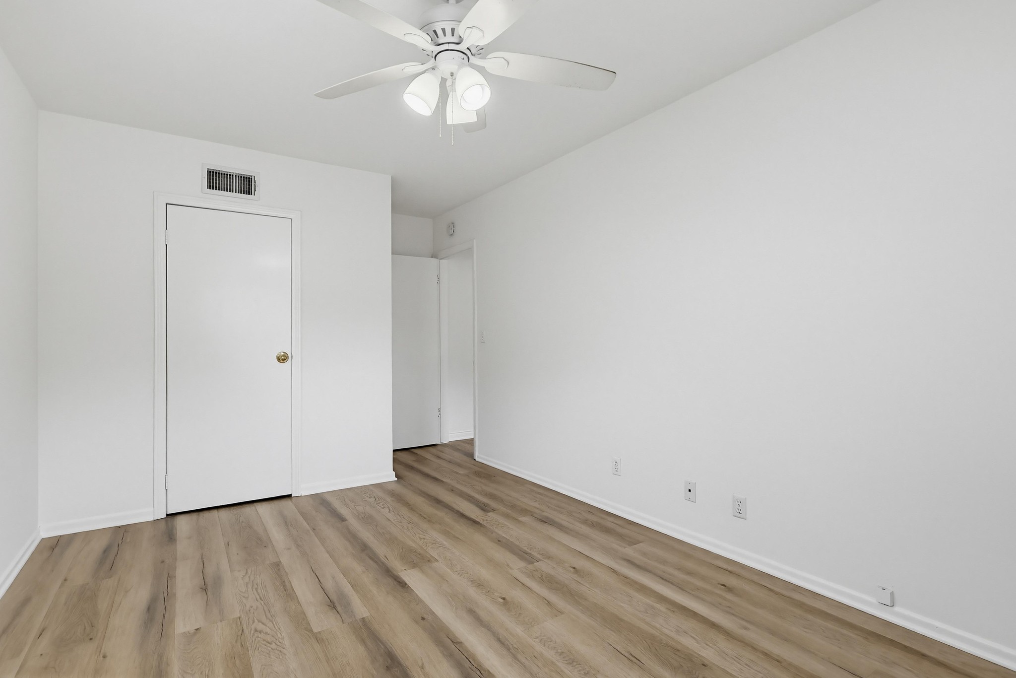 Virtual tour photo 44 of 54 for 12528 Albers St