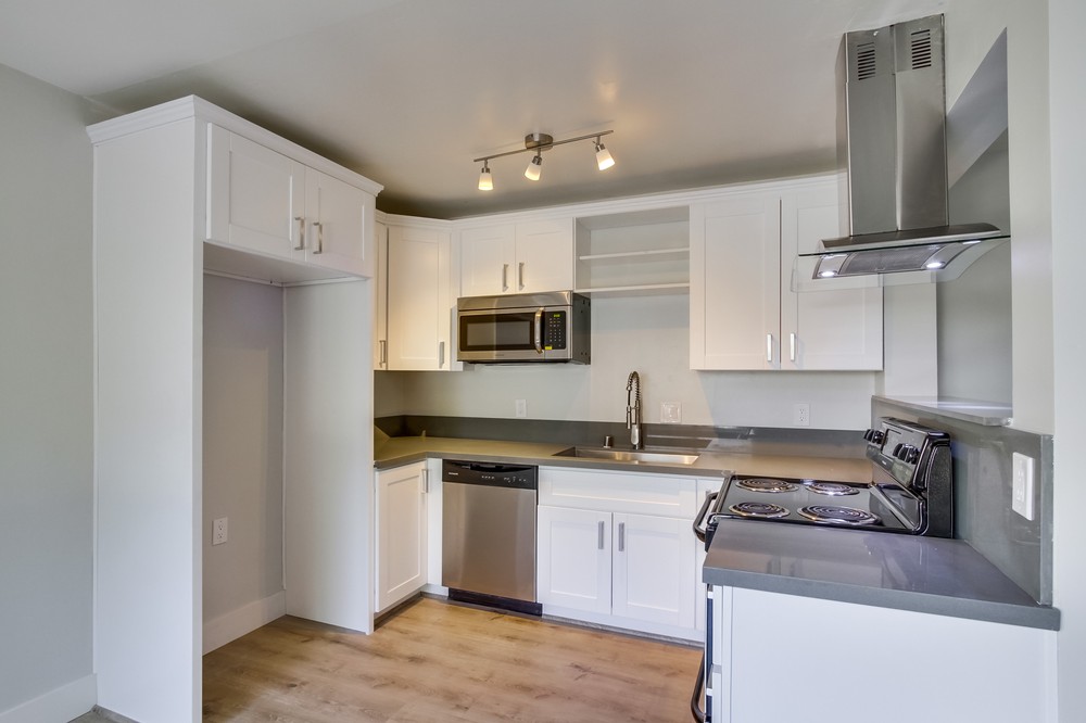 Virtual tour photo 9 of 16 for 1254 Robinson Ave #2