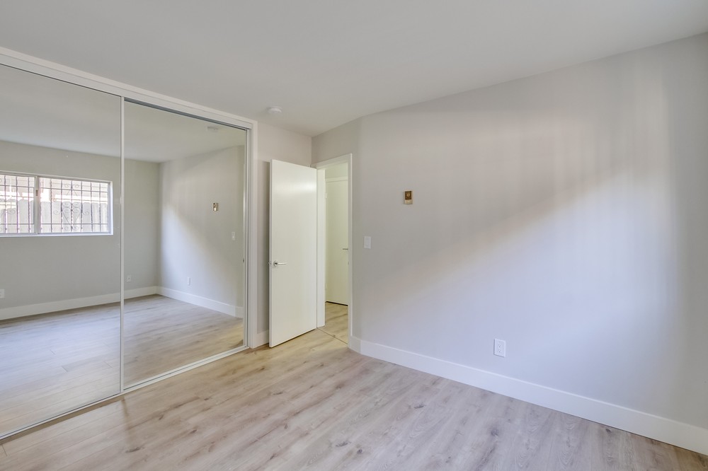 Virtual tour photo 14 of 16 for 1254 Robinson Ave #2