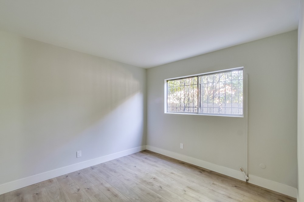 Virtual tour photo 15 of 16 for 1254 Robinson Ave #2