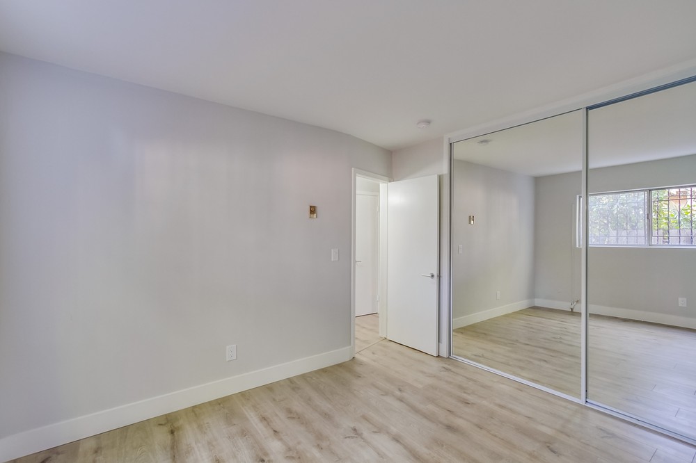 Virtual tour photo 16 of 16 for 1254 Robinson Ave #2