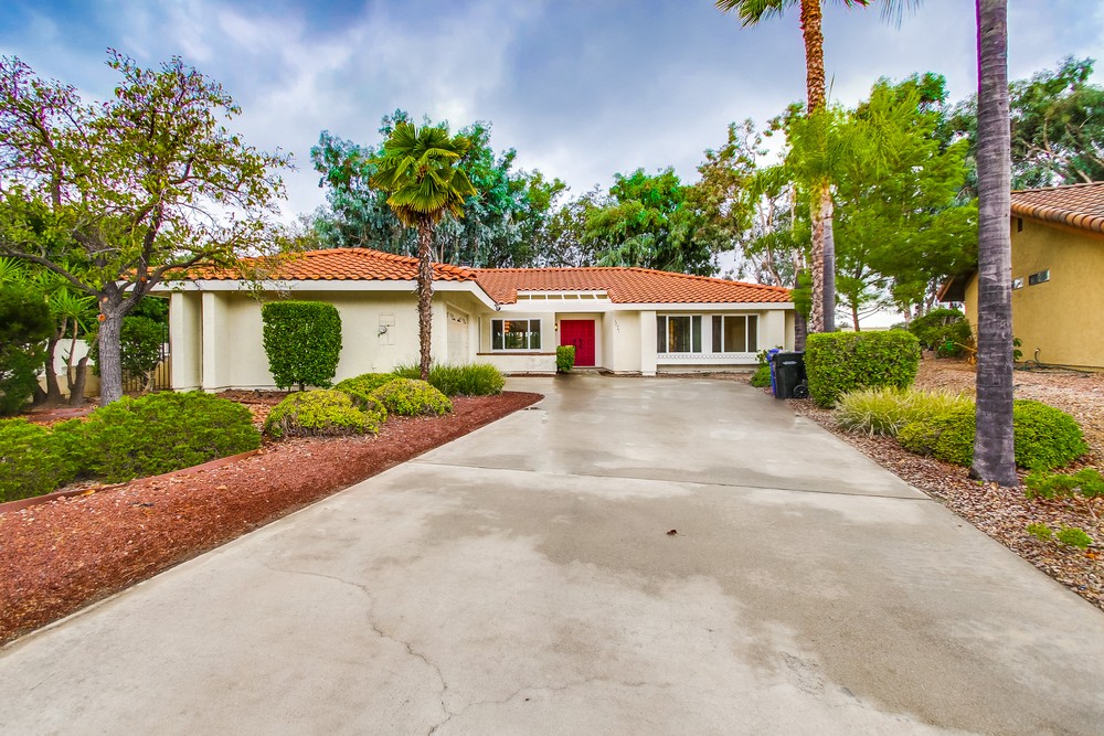 Virtual tour photo 1 of 56 for 12541 Camino Vuelo