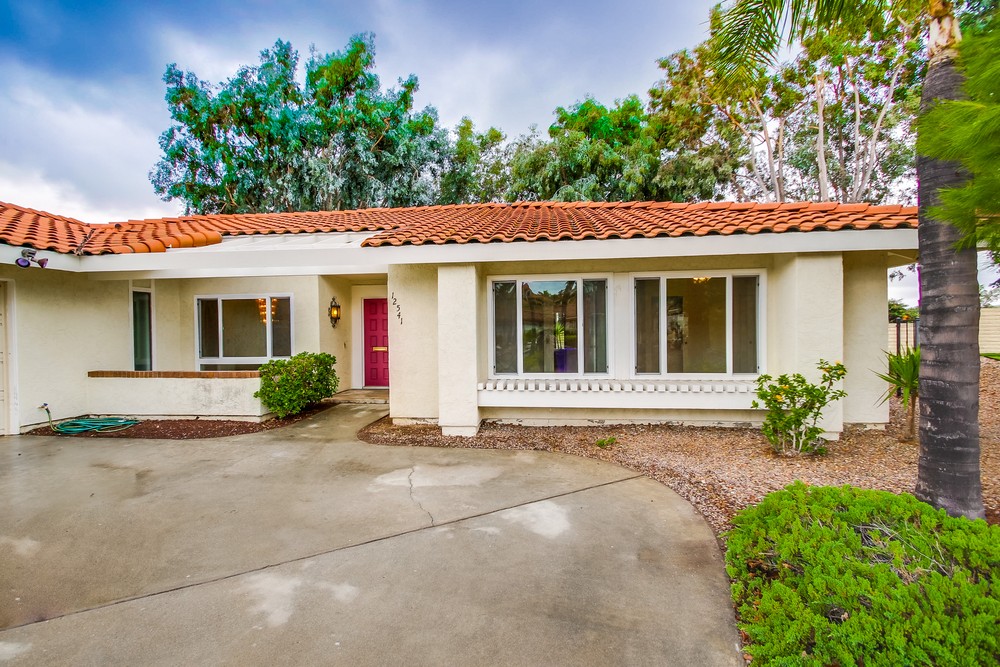 Virtual tour photo 5 of 56 for 12541 Camino Vuelo
