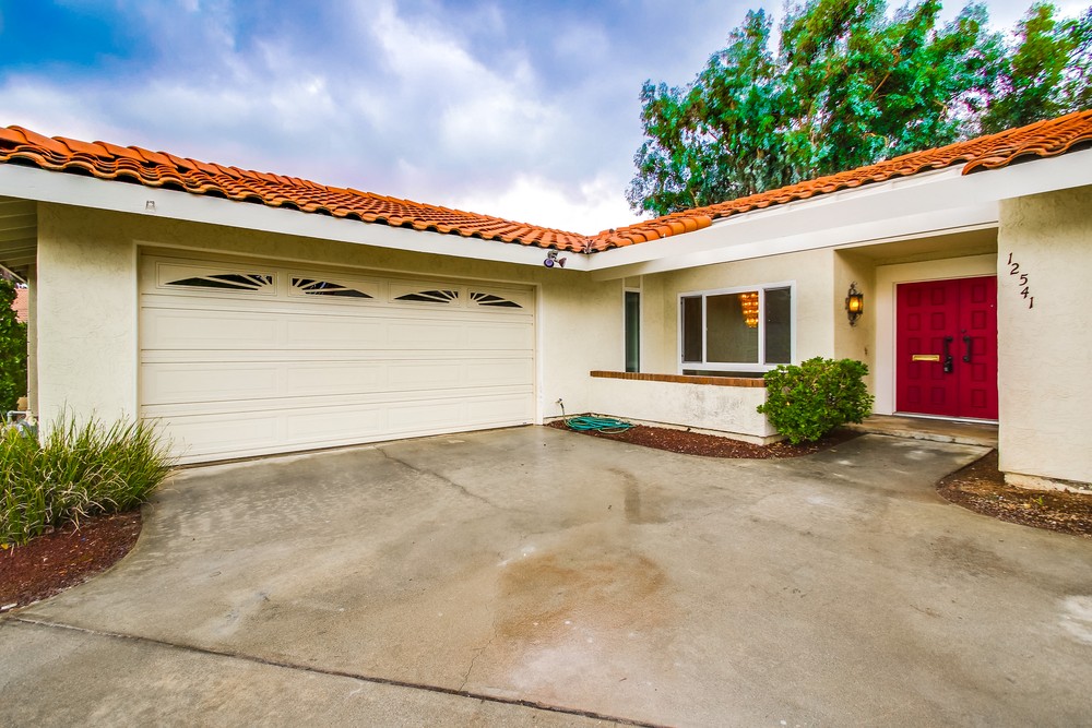 Virtual tour photo 7 of 56 for 12541 Camino Vuelo