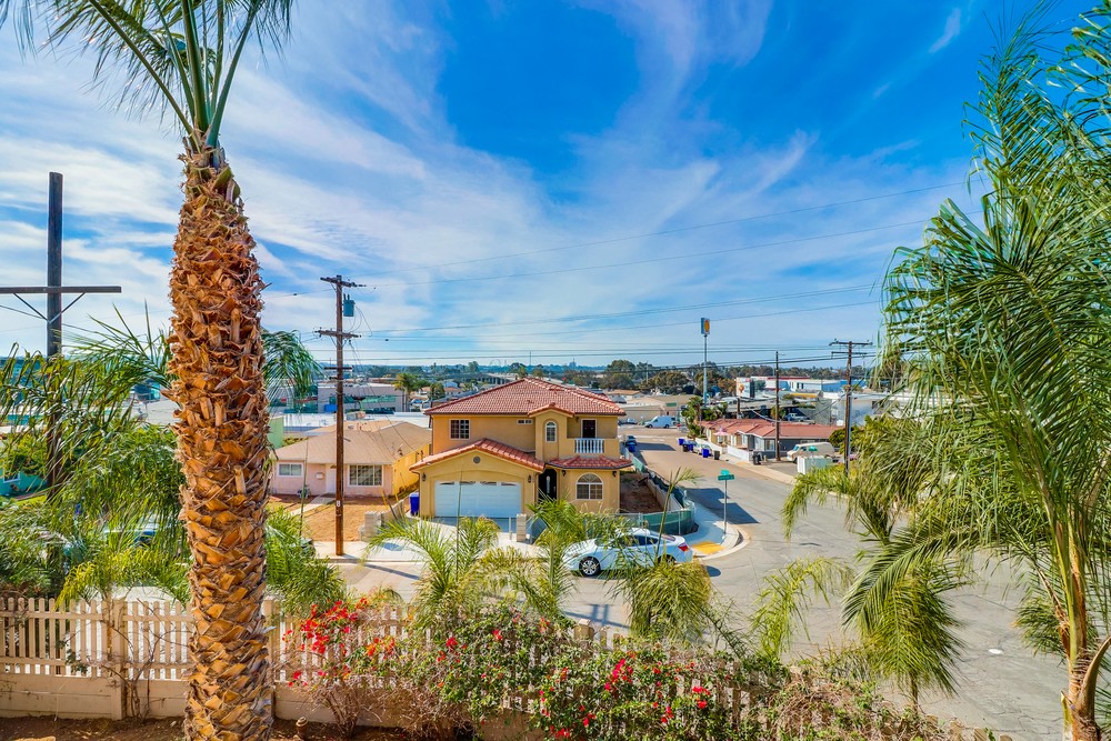 Virtual tour photo 8 of 52 for 1255 Gertrude St