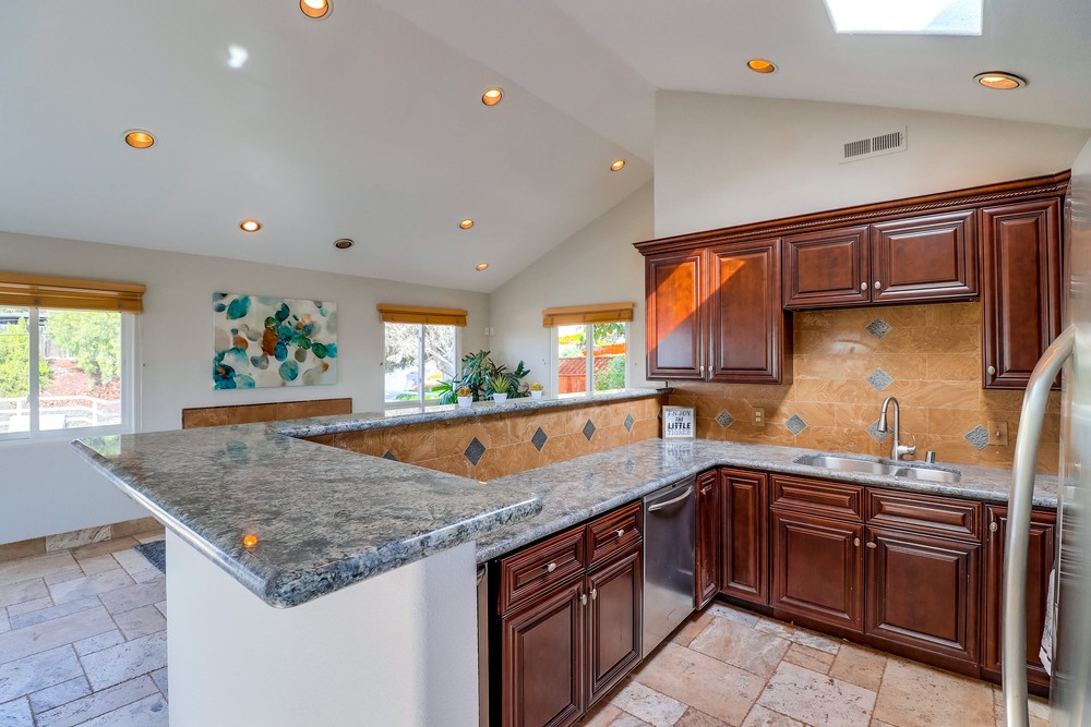 Virtual tour photo 23 of 52 for 1255 Gertrude St
