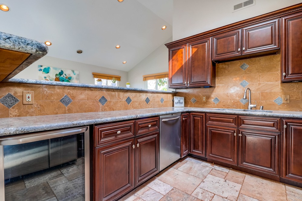 Virtual tour photo 25 of 52 for 1255 Gertrude St