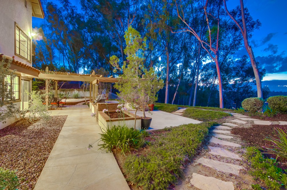 Virtual tour photo 9 of 98 for 12550 Fairbrook Rd