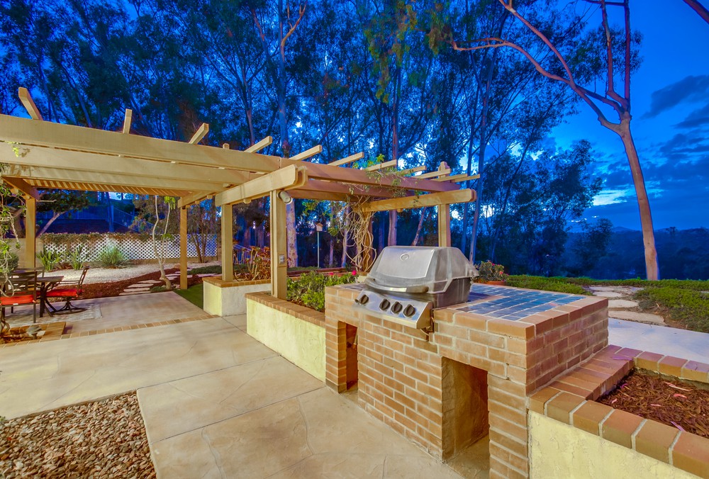 Virtual tour photo 10 of 98 for 12550 Fairbrook Rd