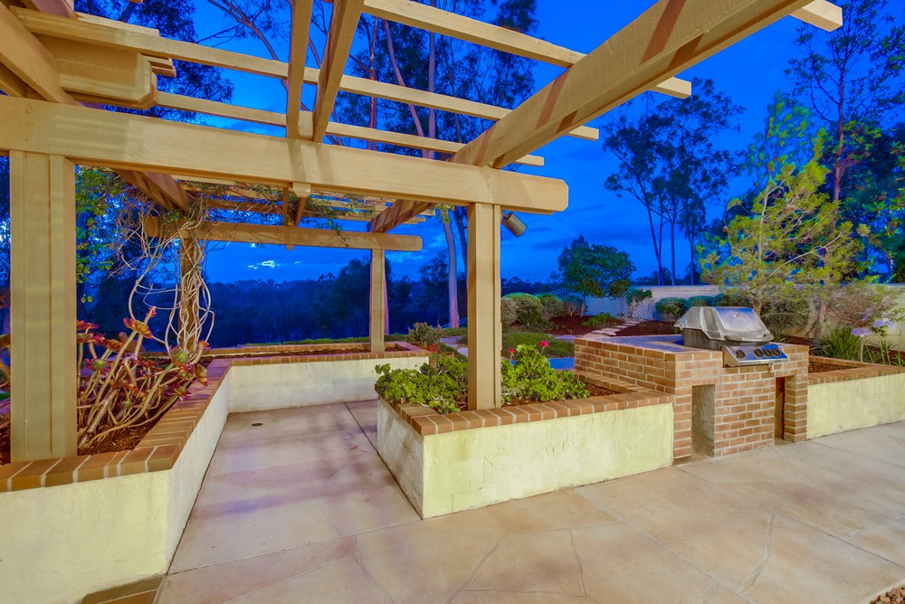 Virtual tour photo 11 of 98 for 12550 Fairbrook Rd