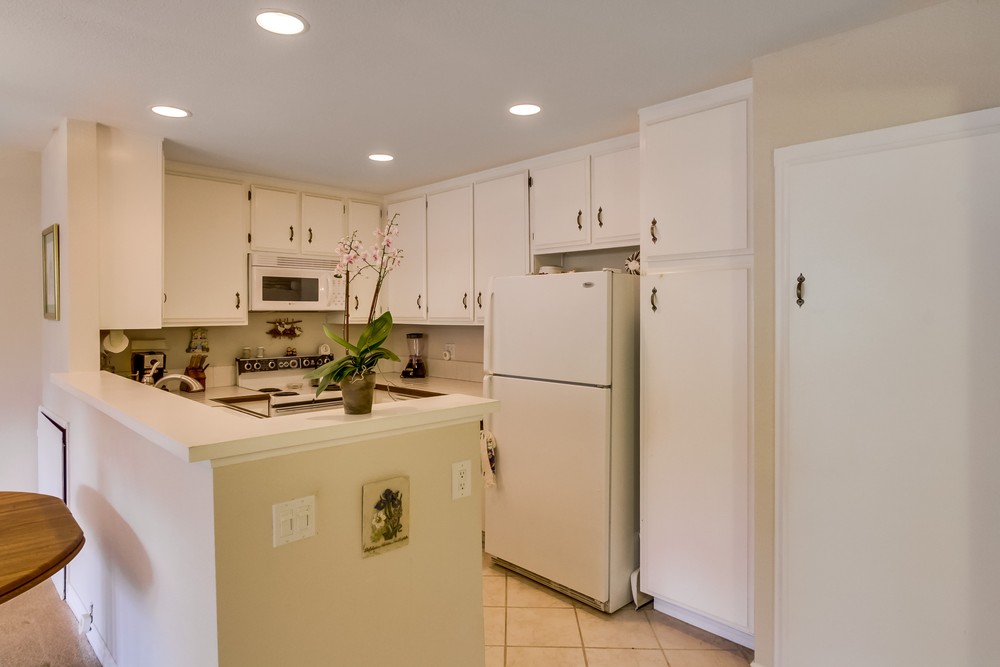 Virtual tour photo 7 of 20 for 12555 Oaks N Dr #102