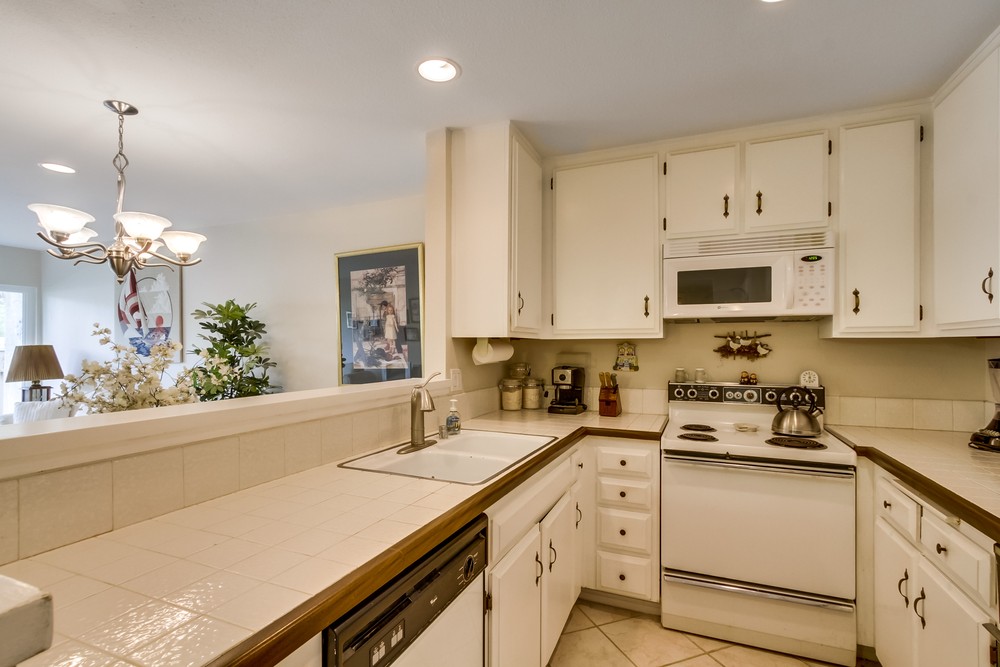 Virtual tour photo 8 of 20 for 12555 Oaks N Dr #102