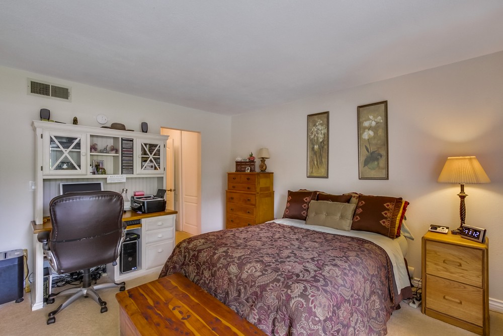 Virtual tour photo 12 of 20 for 12555 Oaks N Dr #102