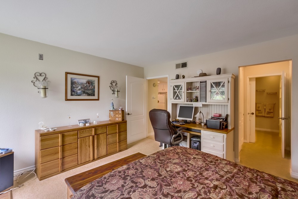 Virtual tour photo 13 of 20 for 12555 Oaks N Dr #102