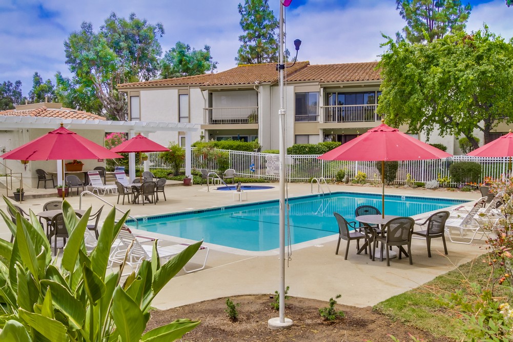 Virtual tour photo 19 of 20 for 12555 Oaks N Dr #102