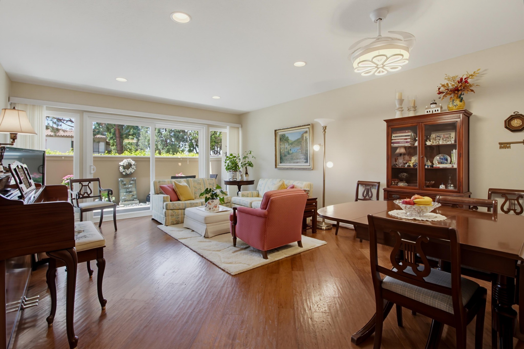 Virtual tour photo 5 of 60 for 12555 Oaks N Dr
