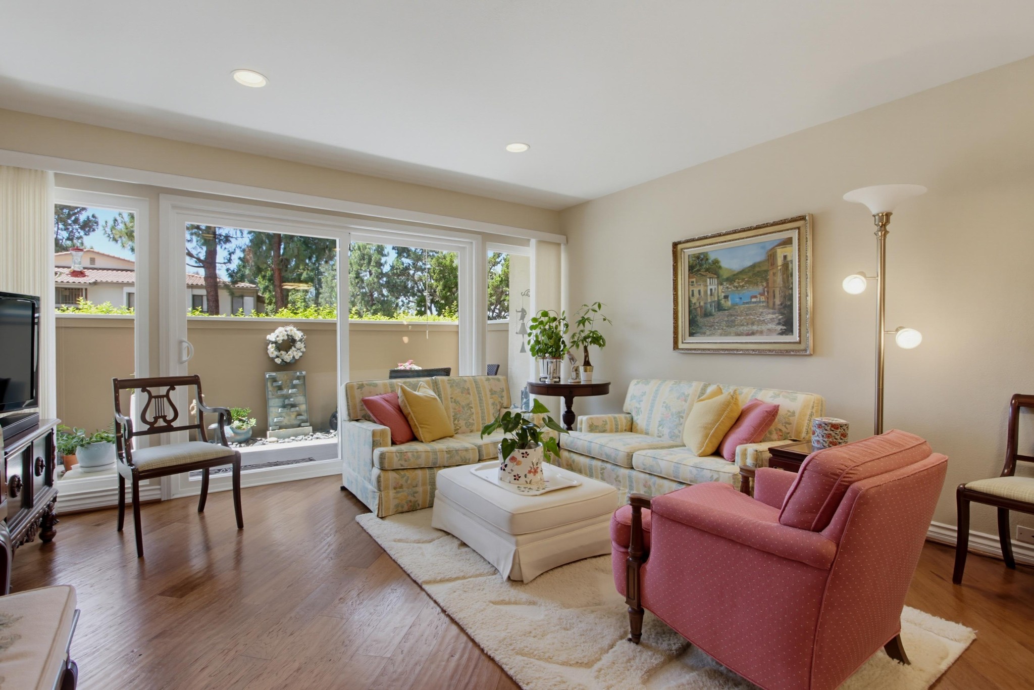 Virtual tour photo 8 of 60 for 12555 Oaks N Dr